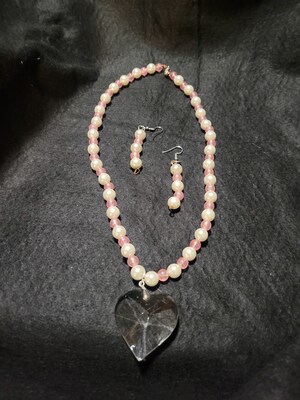 Beautiful Heart shaped necklace - image2